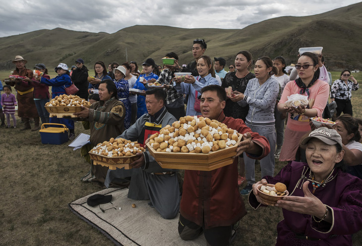 Đến Mông Cổ xem nghi thức pháp sư đón mùa hè - Ảnh 7.