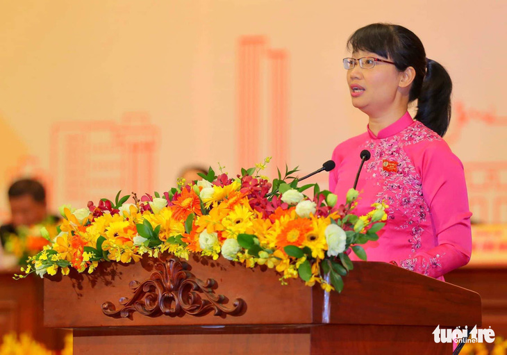 Bà Trần Thị Diệu Thúy tái đắc cử chủ tịch Liên đoàn lao động TP.HCM - Ảnh 1.