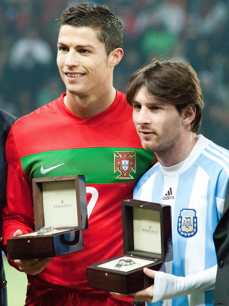 Cân áp lực gánh team của Messi và Ronaldo - Ảnh 10.
