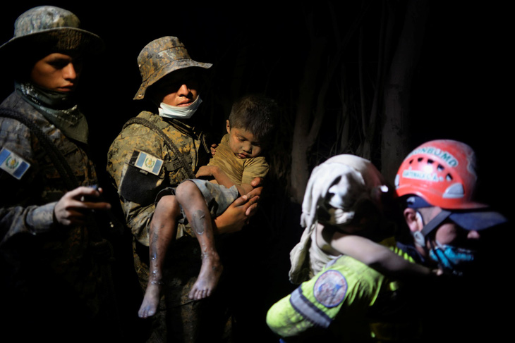 Núi lửa ở Guatemala: khó cứu gần 200 người còn mất tích - Ảnh 5.