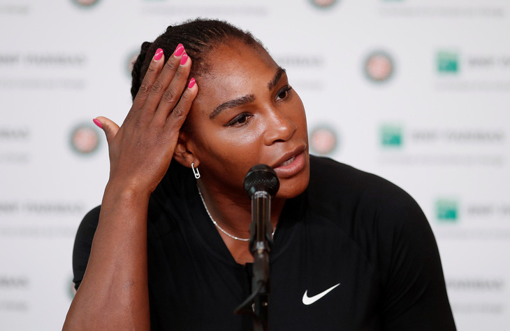 Serena rút lui, nhường vé vào tứ kết Roland Garros cho Sharapova - Ảnh 1.