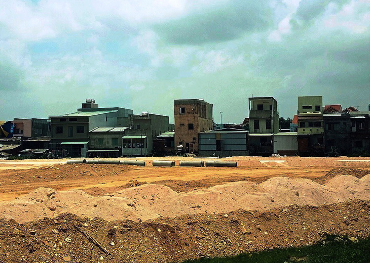 Quảng Nam rà soát dự án san lấp ruộng để phân lô bán nền - Ảnh 1.