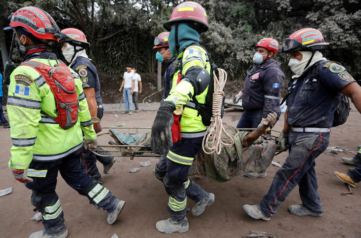 Núi lửa ở Guatemala: khó cứu gần 200 người còn mất tích - Ảnh 2.