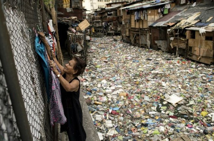 Philippines nỗ lực làm sạch con kênh bị ô nhiễm rác thải ở Manila - Ảnh 1.