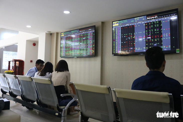 CEO VietJet chi tiền tỷ mua cổ phiếu, giá tăng suốt tuần đầu tháng 6 - Ảnh 1.