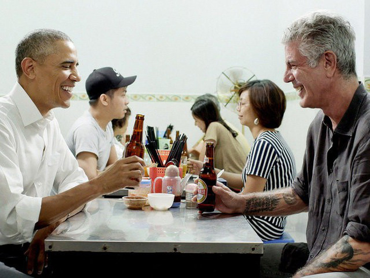 Đầu bếp ăn bún chả cùng Tổng thống Obama treo cổ tự tử - Ảnh 2.