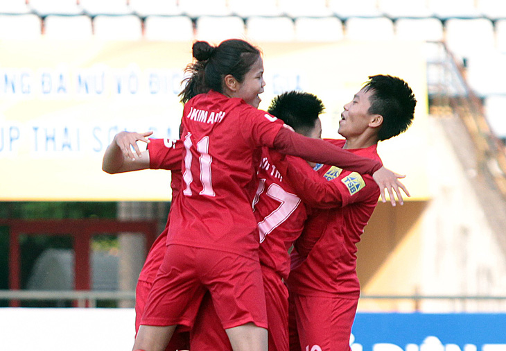Hà Nội vô địch lượt đi Giải bóng đá nữ Vô địch quốc gia 2018 - Ảnh 1.