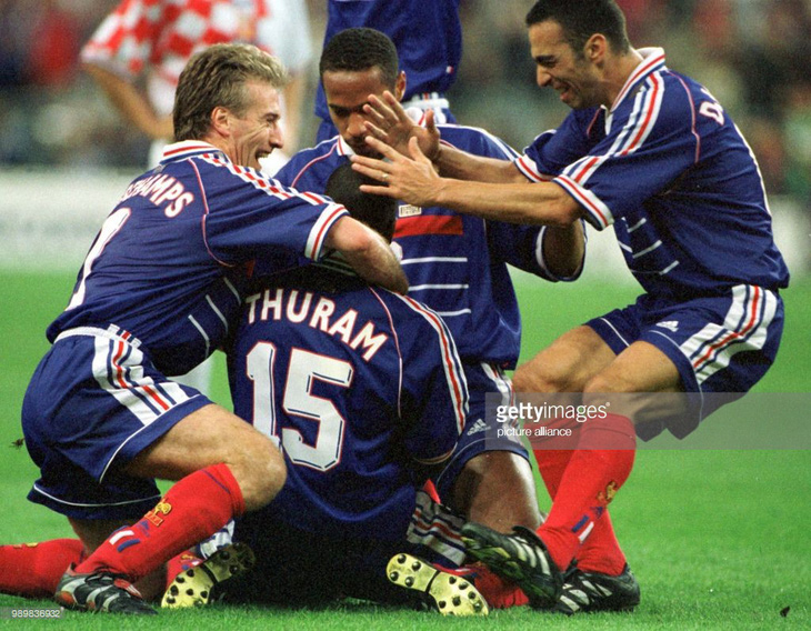 Thierry Henry - người Pháp duy nhất chống lại cả nước Pháp - Ảnh 1.