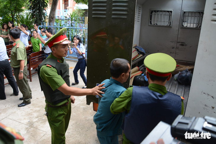 Gây rối ở Bình Thuận, 6 bị cáo bị phạt tù từ 24-30 tháng - Ảnh 2.