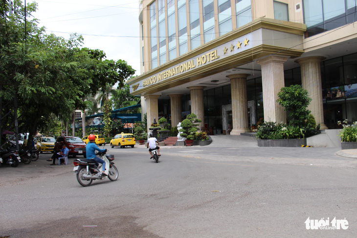 Khánh Hòa xử lý 16 khách sạn không đủ điều kiện kinh doanh - Ảnh 1.
