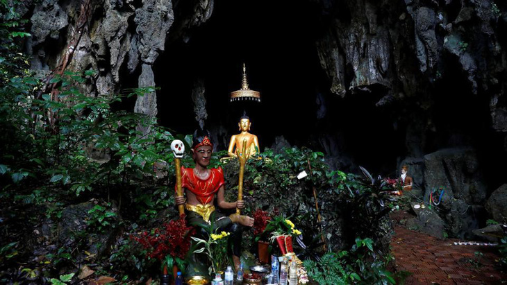 Tâm linh huyền bí trong các hang động ở miền bắc Thái Lan - Ảnh 2.