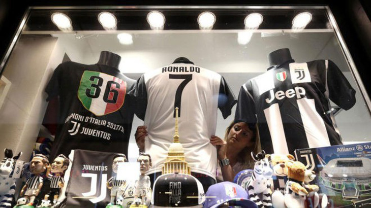 Công nhân hãng FIAT đình công phản đối Juve mua Ronaldo - Ảnh 1.