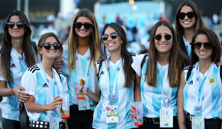 FIFA yêu cầu báo chí bớt tập trung vào hot girl tại World Cup - Ảnh 3.