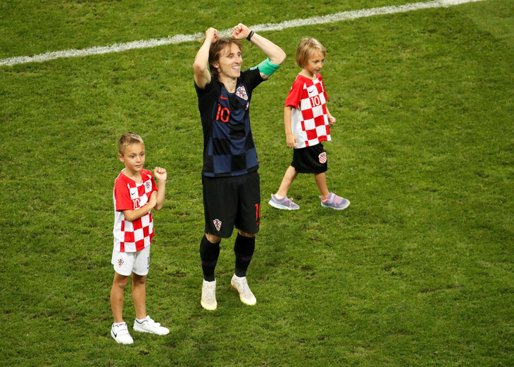 Ngắm thiên thần nhỏ của Rakitic, Vida, Harry Kane - Ảnh 6.