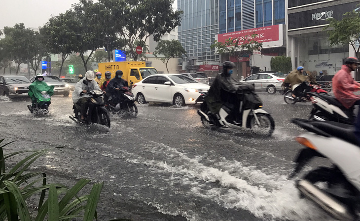 Hệ thống thoát nước trong sân bay phải phù hợp với bên ngoài - Ảnh 1.