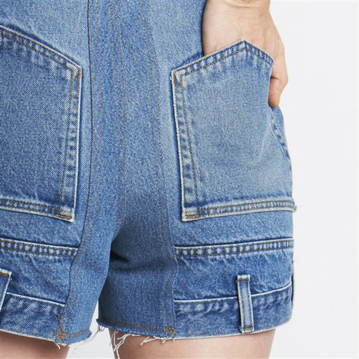 Bối rối với mốt quần jeans lộn ngược - Ảnh 2.