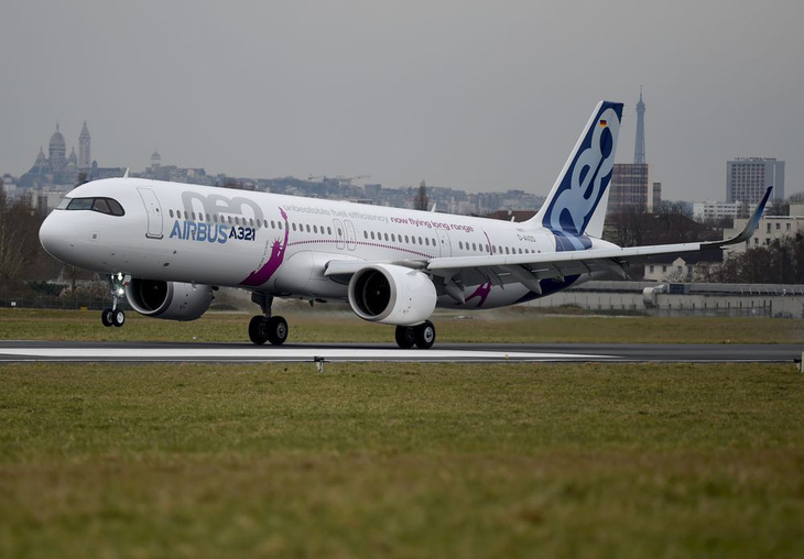 AirAsia chi 23 tỉ USD dự định sắm máy bay Airbus - Ảnh 1.