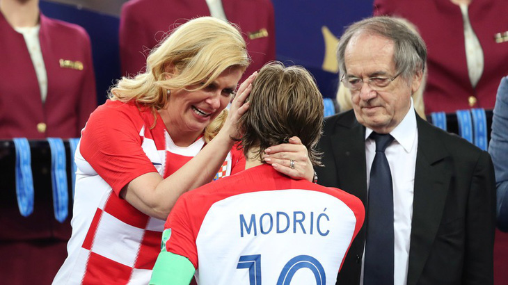 Một mùa World Cup quá đỉnh của bà trùm sân cỏ - nữ Tổng thống Croatia - Ảnh 4.