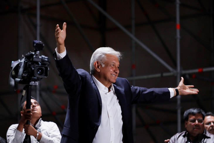 Mexico: dân chán đảng cầm quyền, chọn chính trị gia tóc bạch kim - Ảnh 1.