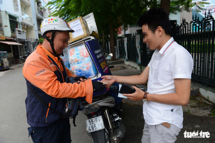 Lazada, Sendo... bán hàng  lậu, hàng nhái? - Ảnh 1.