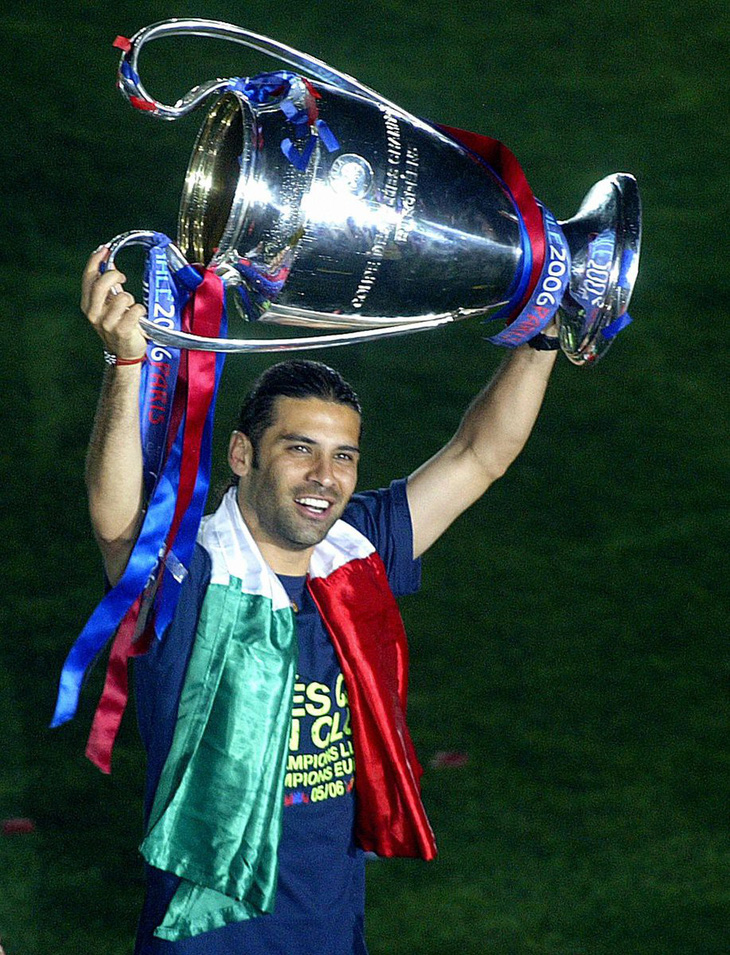 Rafael Marquez - chàng đội trưởng 16 năm lừng lẫy của Mexico - Ảnh 3.