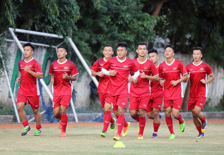 Thắng Lào, U-19 Việt Nam chờ quyết đấu với Indonesia - Ảnh 1.