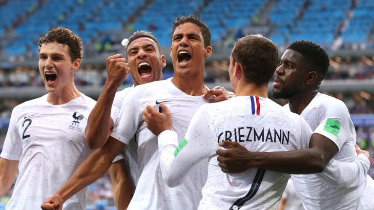 Tổng thống Pháp bị chỉ trích vì mê World Cup hơn người dân - Ảnh 2.