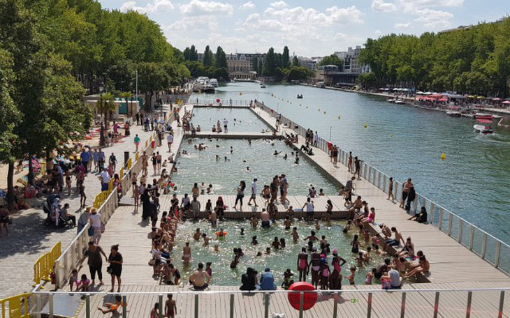 Paris biến kênh nước thải thành hồ bơi cho dân 