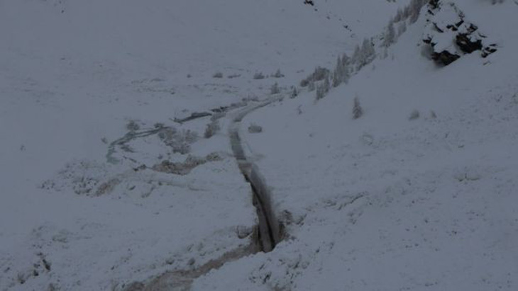 13.000 du khách mắc kẹt do bão tuyết trên dãy Alps - Ảnh 8.