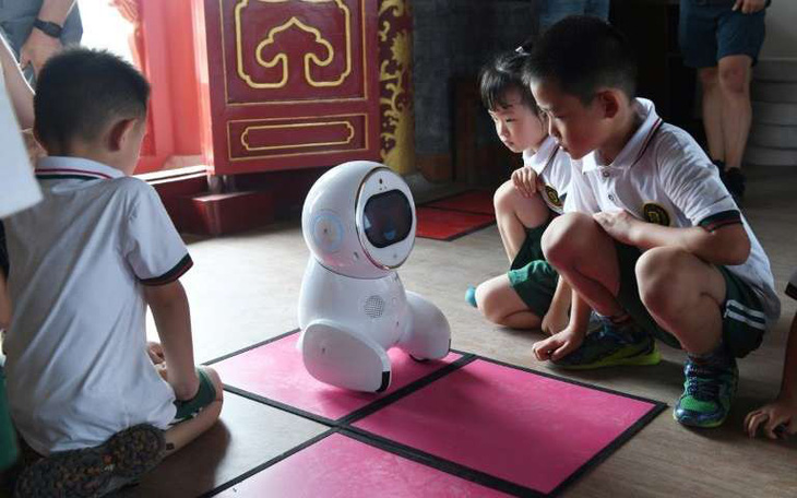 Trung Quốc đưa robot làm trợ giảng tại hơn 600 nhà trẻ - Ảnh 1.