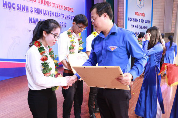 Tuyên dương Học sinh 3 rèn luyện TP.HCM - Ảnh 1.