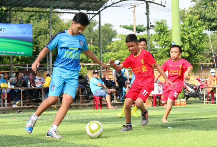 Các trung tâm đào tạo bóng đá trẻ VN còn thiếu điều gì?
