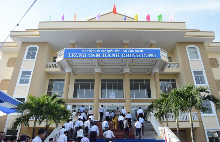 Bình Thuận đưa trung tâm hành chính công vào hoạt động - Ảnh 2.