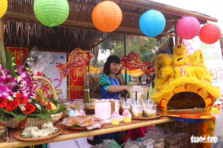 Học sinh Hà Nội gói bánh chưng tặng em nhỏ vùng cao - Ảnh 7.