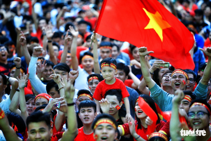 Đề nghị điều tra công văn giả cho nghỉ học xem U23 Việt Nam - Ảnh 1.