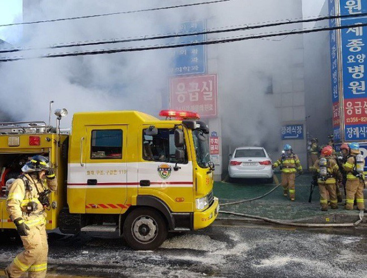 Cháy bệnh viện Hàn Quốc, ít nhất 41 người chết - Ảnh 4.