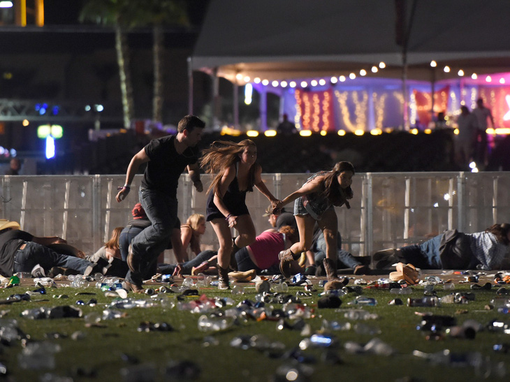 Công bố hàng trăm trang tài liệu về thảm sát Las Vegas - Ảnh 2.
