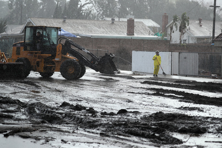 Bang California hứng trận lũ bùn quét khủng khiếp, 13 người thiệt mạng - Ảnh 2.