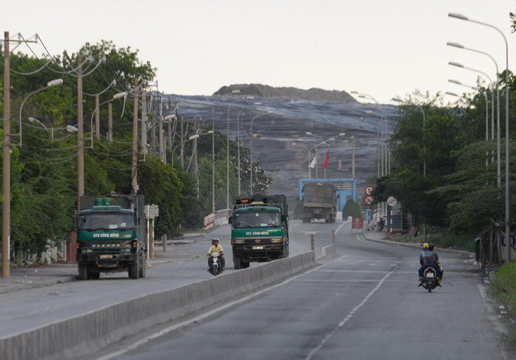 Bãi rác Đa Phước chậm khắc phục vi phạm môi trường - Ảnh 2.