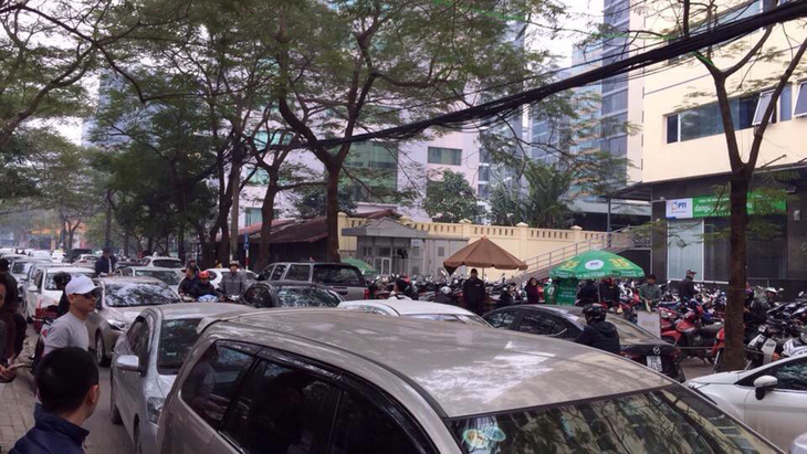 Sau Sài Gòn, tài xế Grab và Uber tại Hà Nội phản đối mức chiết khấu - Ảnh 5.
