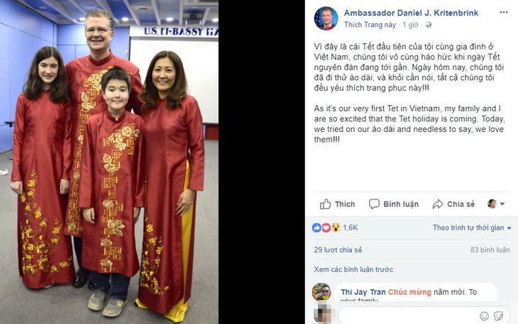 Gia đình đại sứ Mỹ khoe áo dài đón Tết Việt - Ảnh 1.