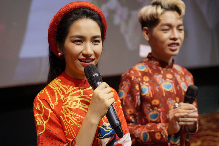 Đức Phúc, Hòa Minzy chọc ghẹo khán giả khi ra mắt MV Tết - Ảnh 1.