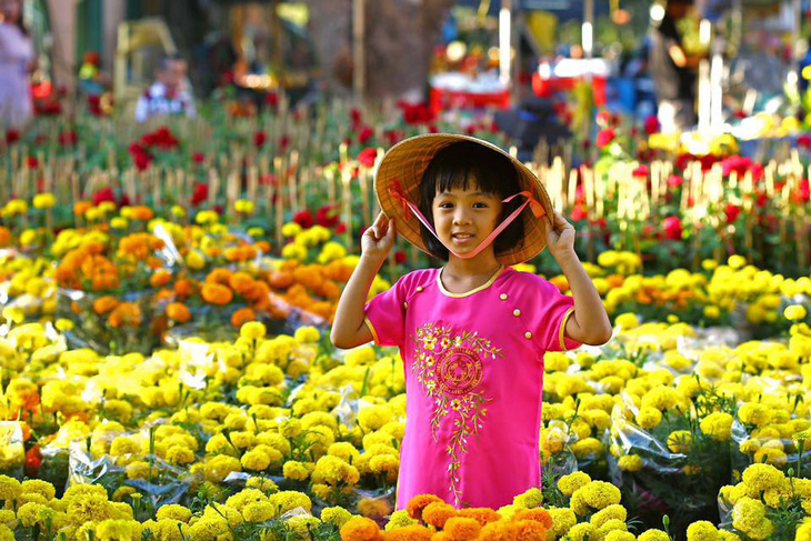 Tết về thấy thương một loài hoa vàng nắng - Ảnh 1.