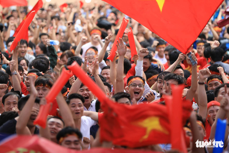 Fan bùng nổ với chiến thắng không tưởng của U23 Việt Nam - Ảnh 20.