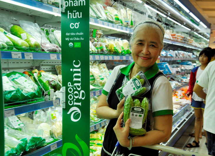 Hệ thống siêu thị Co.opmart và Co.opXtra cam kết giảm giá hơn 5.000 sản phẩm tết - Ảnh 2.