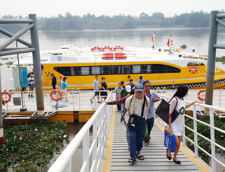 Buýt đường sông: cải thiện thêm để thu hút khách - Ảnh 1.