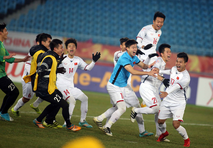 U-23 Việt Nam xúc động mãnh liệt sau trận thắng Qatar - Ảnh 8.