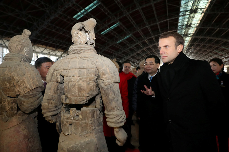 Tổng thống Pháp đem về hàng chục tỉ từ Bắc Kinh - Ảnh 2.