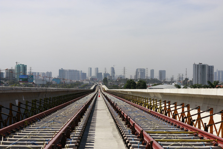 Đã lắp được hơn 1,5km đường ray tuyến Metro số 1 - Ảnh 1.