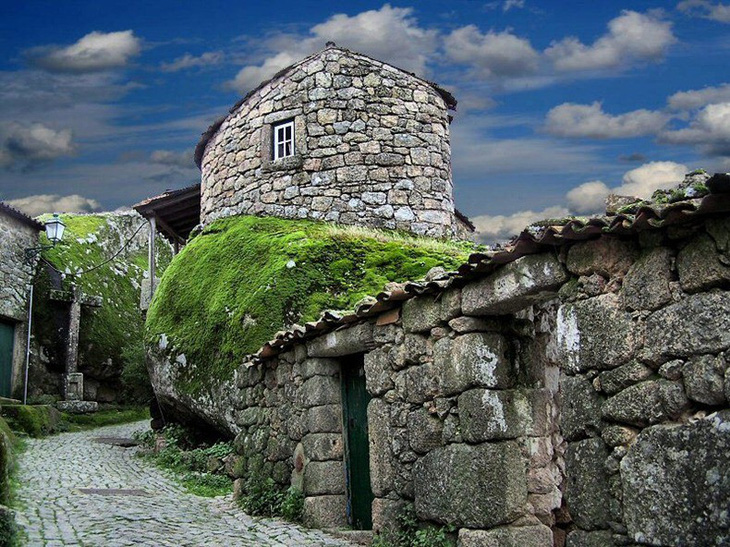 Ngôi làng đá đặc biệt nhất Bồ Đào Nha - Ảnh 4.